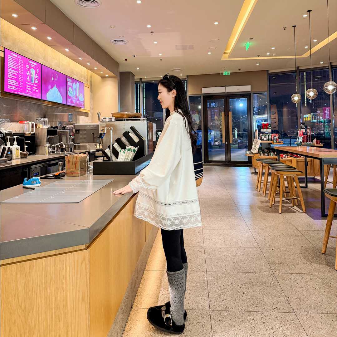 【秋冬孕妇装】宽松大码蕾丝孕妇T恤上衣长袖时尚卫衣孕妇洋气打底