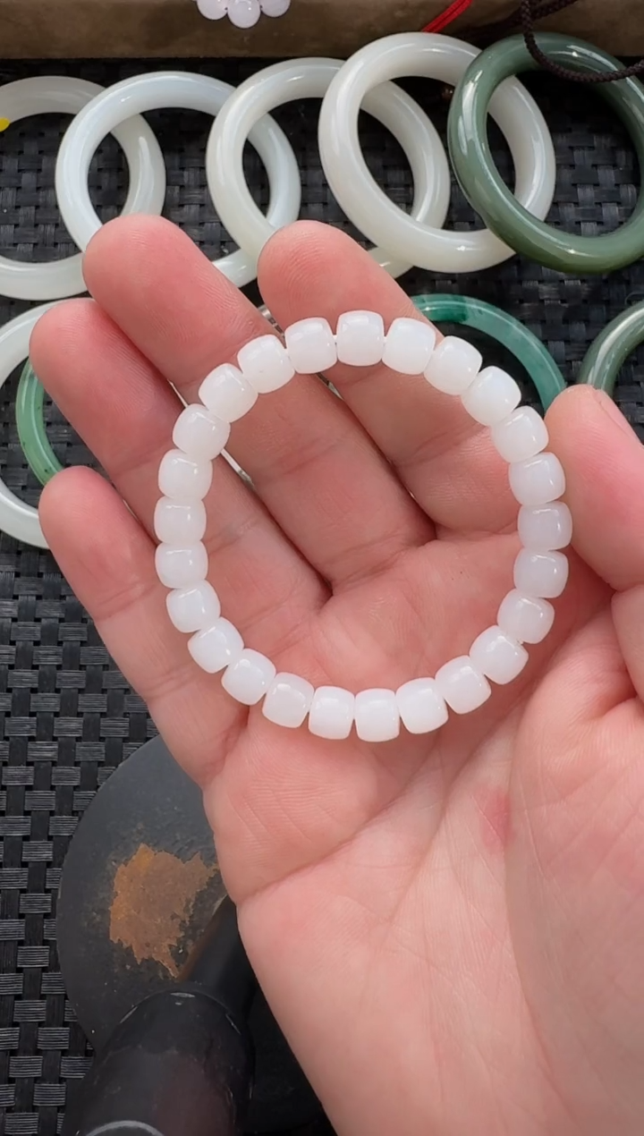 颈饰未镶嵌和田玉8*7直切