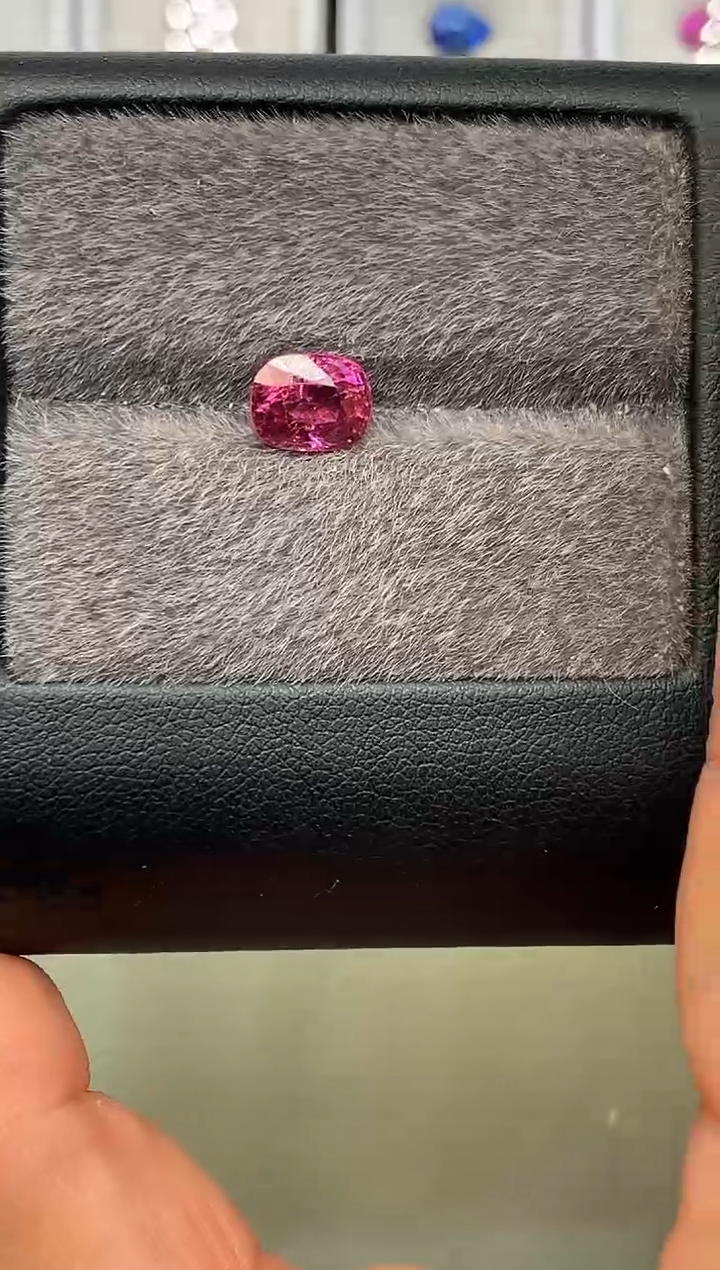 【闪购商品】定制尖晶石裸石未镶嵌枕型 丁香紫色调尖晶石 2.32ct