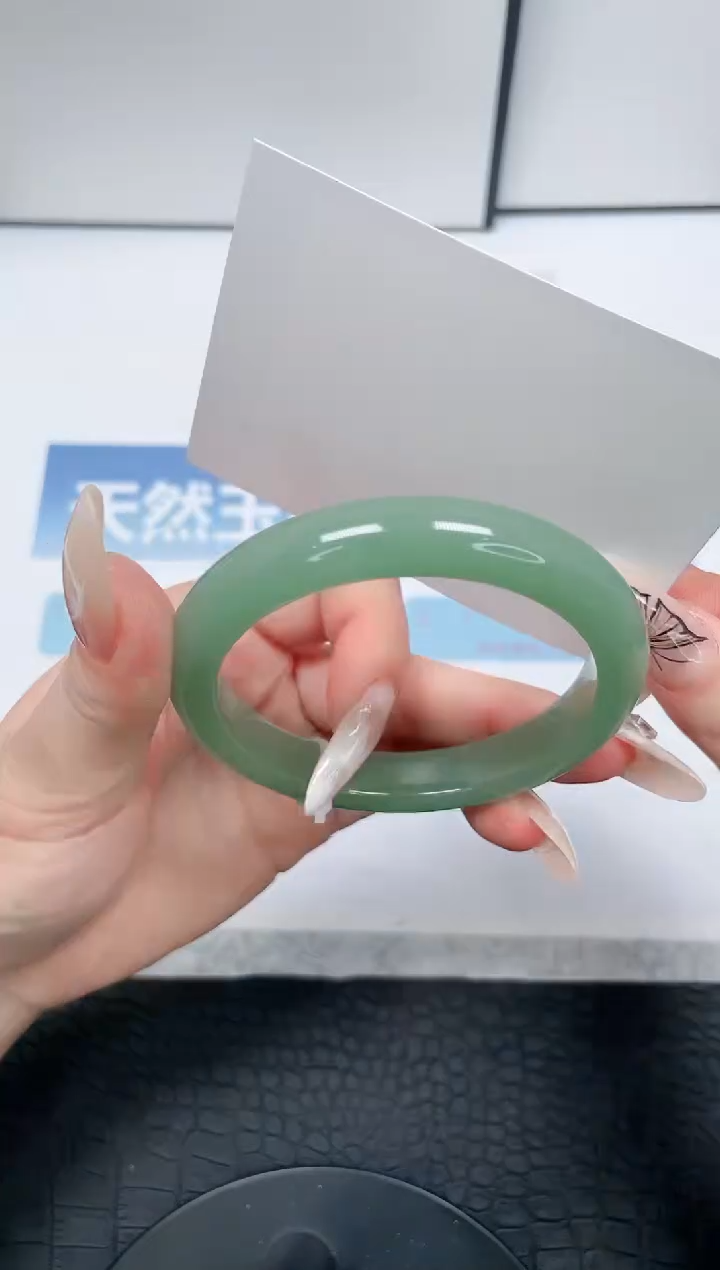 【闪购商品】石英质玉手镯未镶嵌73-60