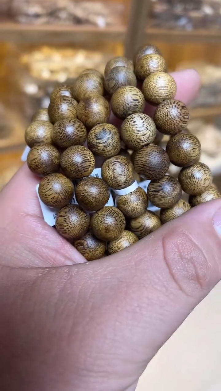 【闪购商品】沉香手串莺歌绿圆珠单圈1.1多样性发其一