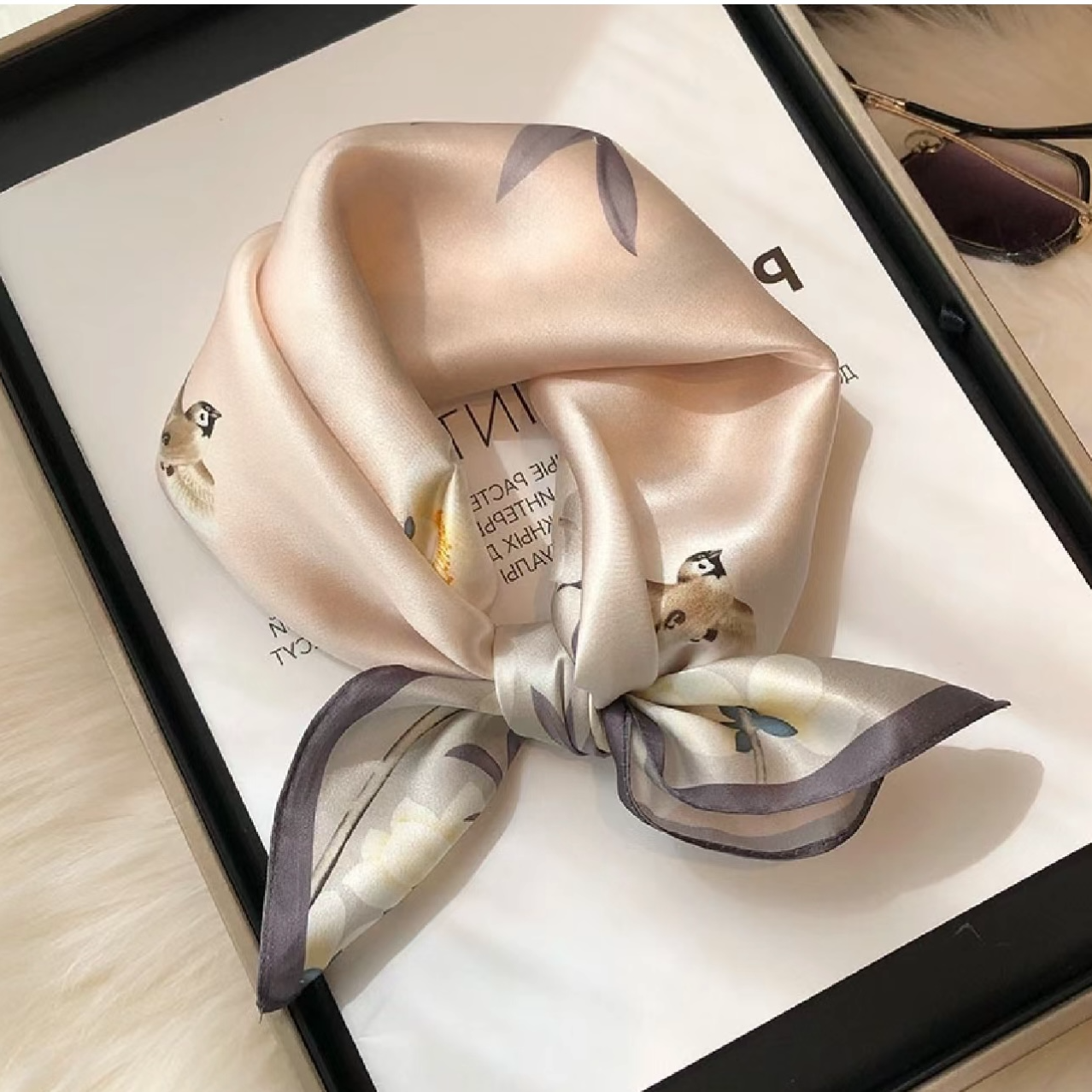 高定轻奢经典马蹄扣围巾