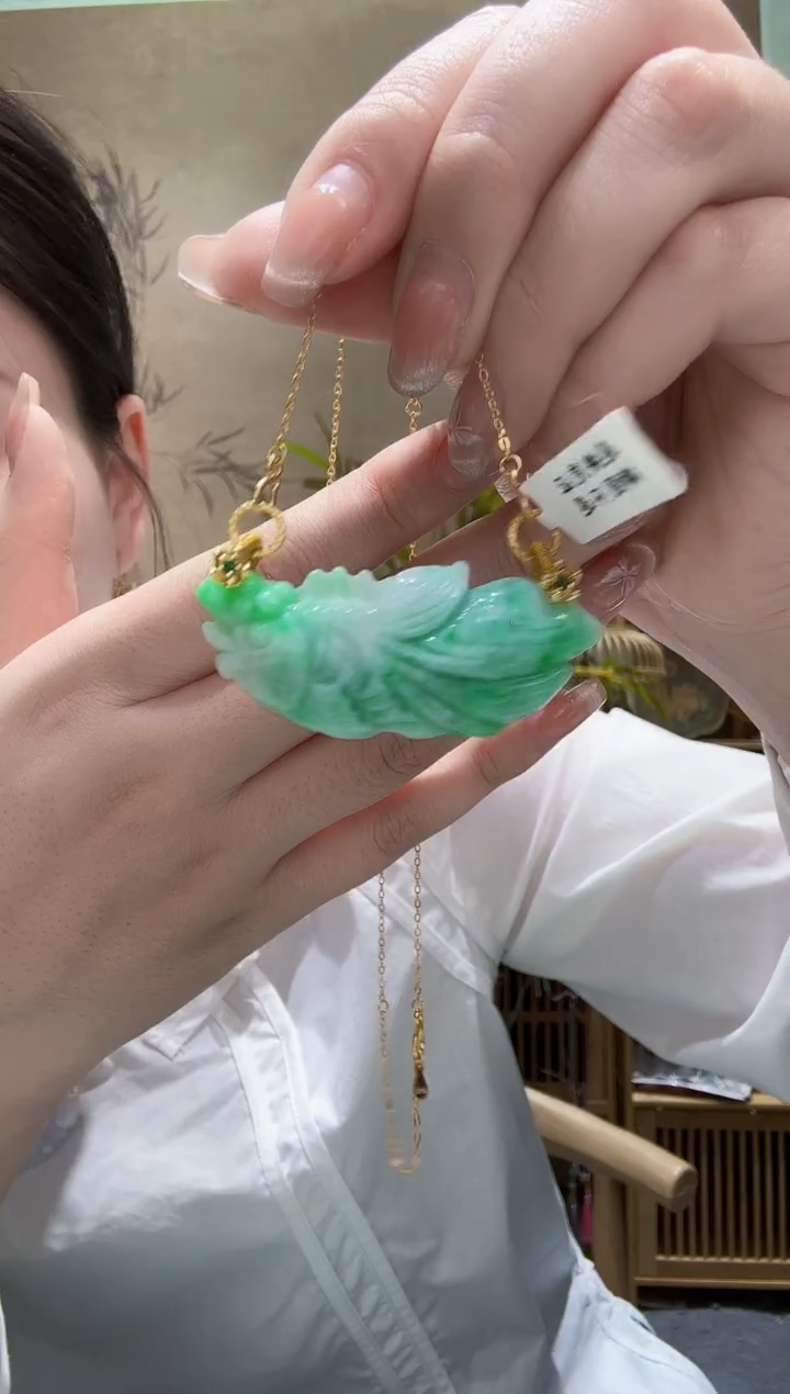翡翠未镶嵌颈饰吊坠