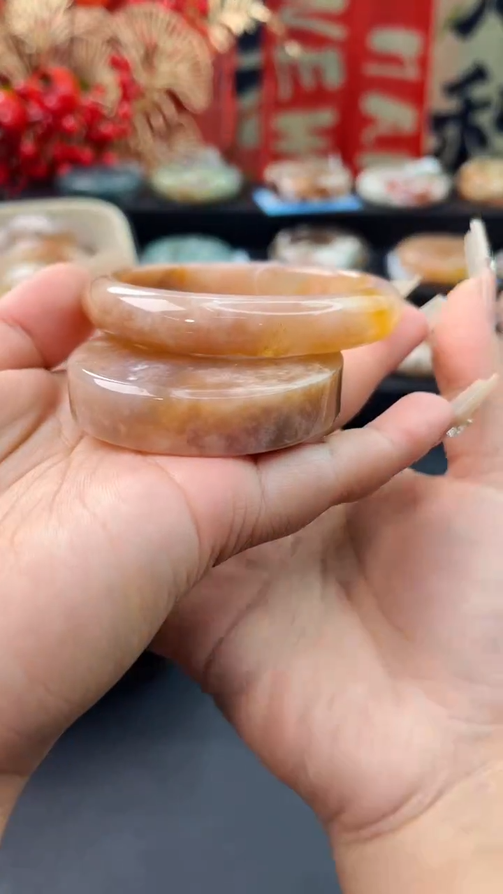 【闪购商品】石英质玉手镯未镶嵌赠送镯心（57圈口）无证书