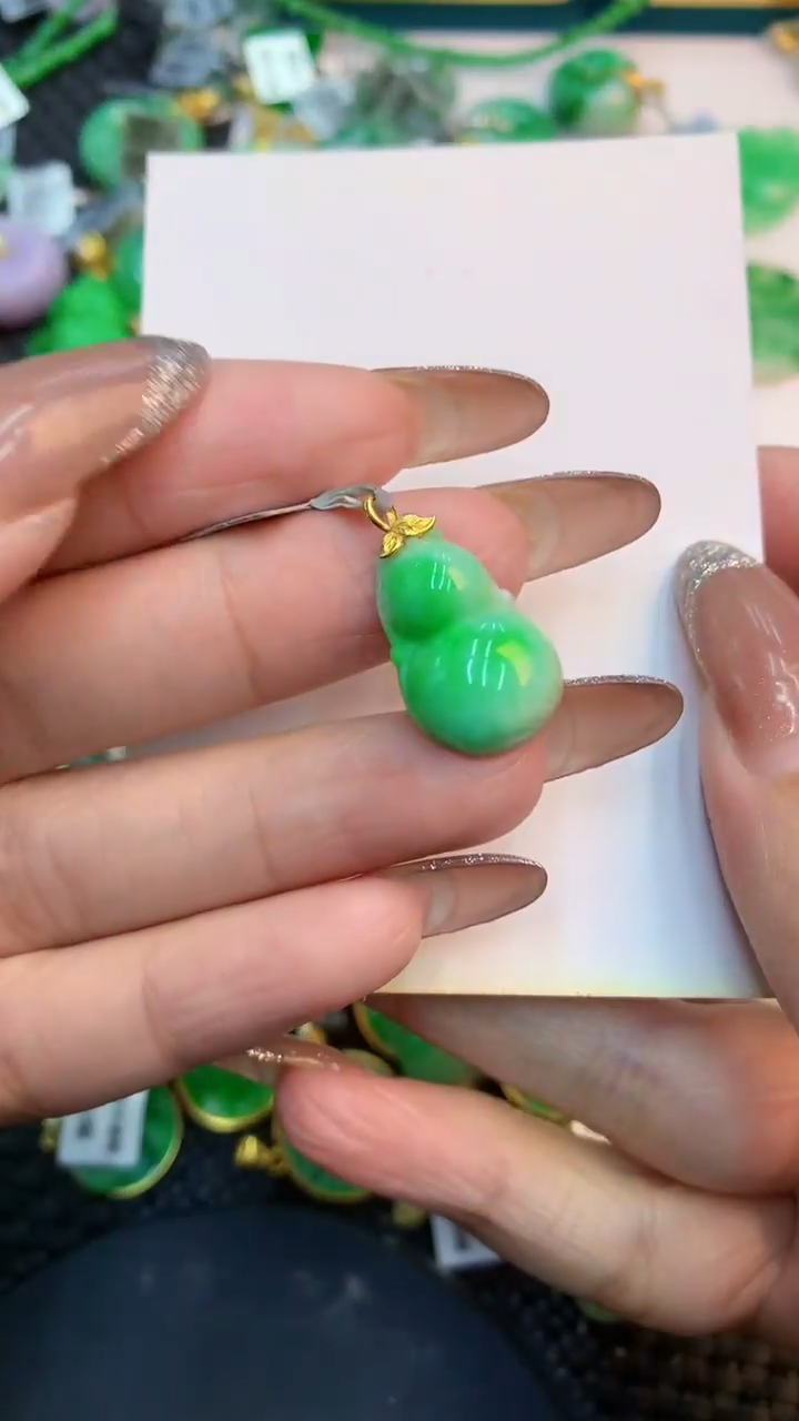 颈饰18K金镶嵌翡翠1