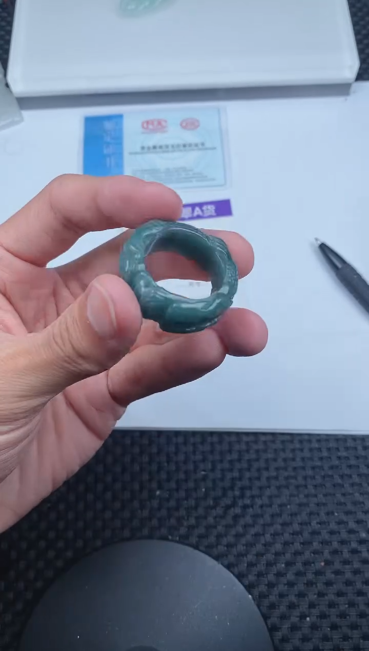 【闪购商品】翡翠颈饰未镶嵌          