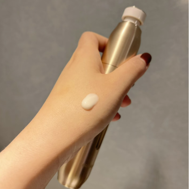 金色的兰花样子的精华