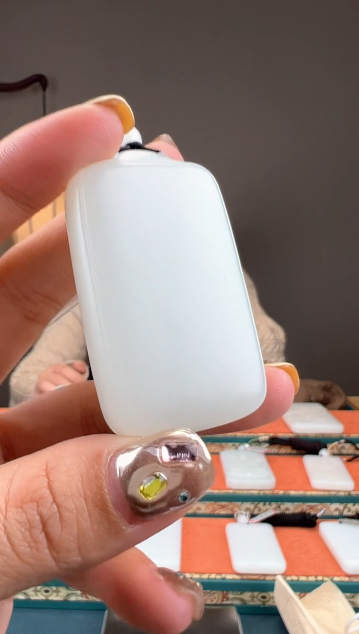 【闪购商品】和田玉颈饰未镶嵌1