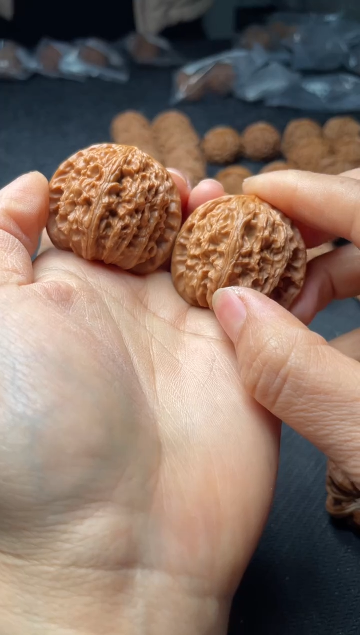 把件文玩核桃w297  白狮子 40尺