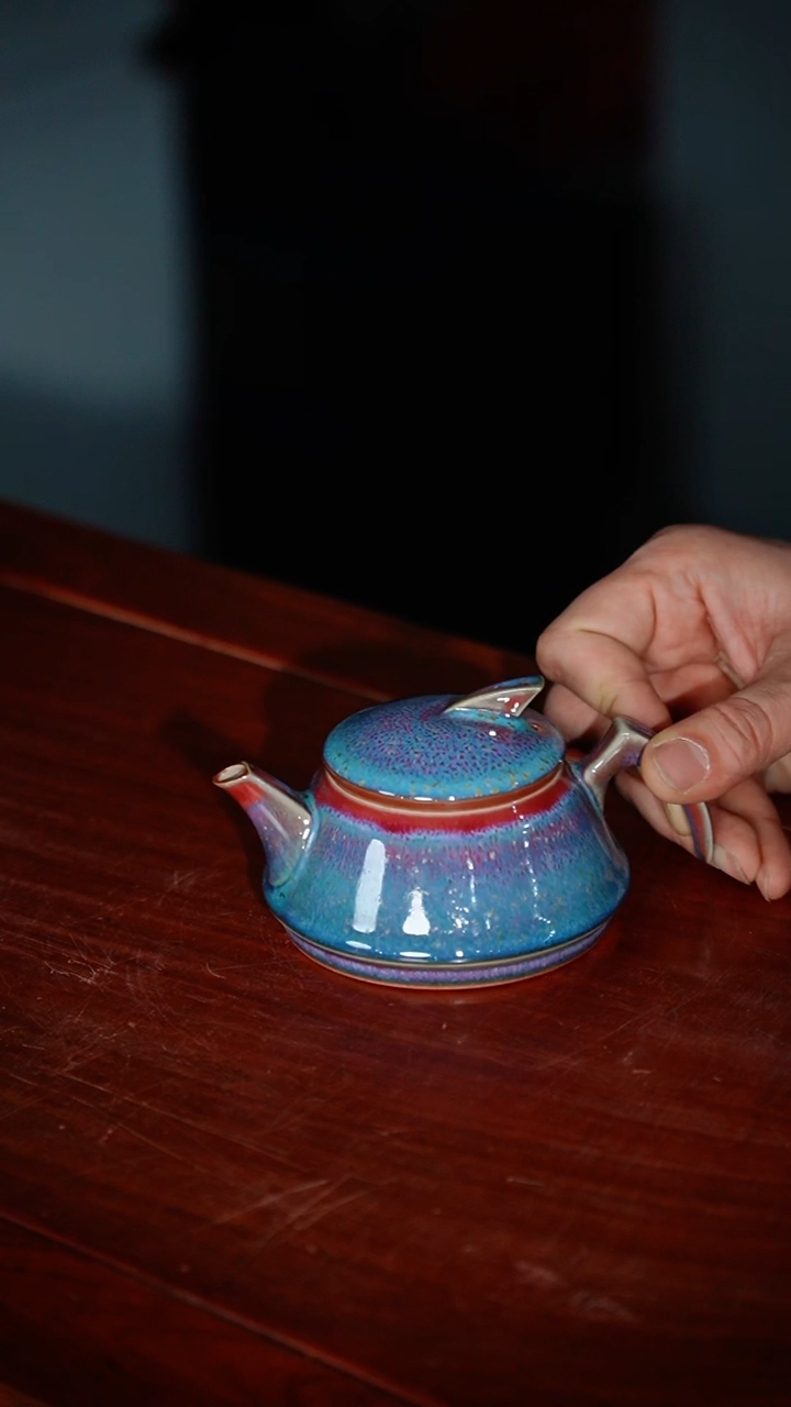 【闪购商品】111-1一帆风顺壶（翟群帝王蓝釉）