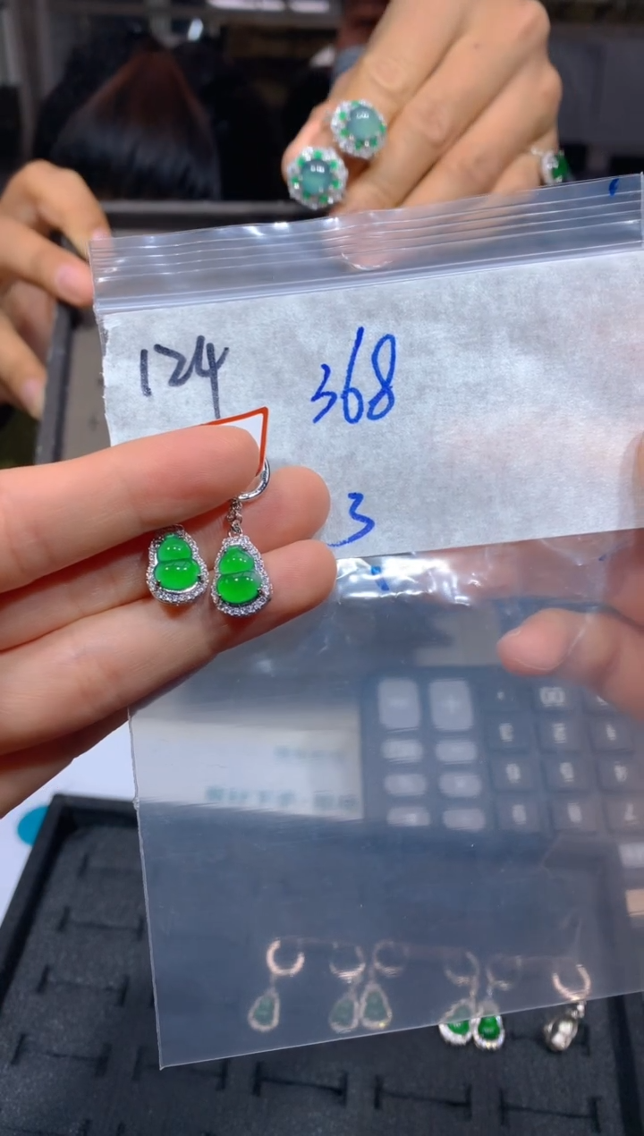 【闪购商品】定制翡翠未镶嵌124耳钉多样性拍一发一毛货定制抛光