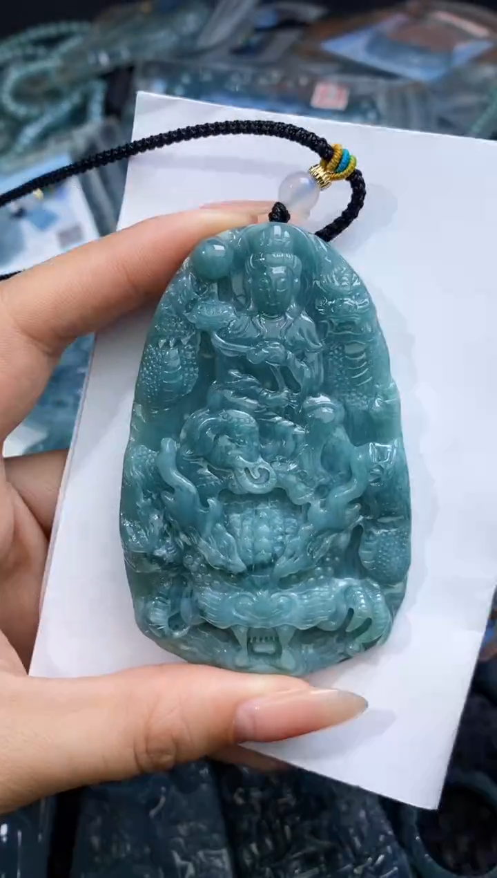 【闪购商品】翡翠颈饰未镶嵌                