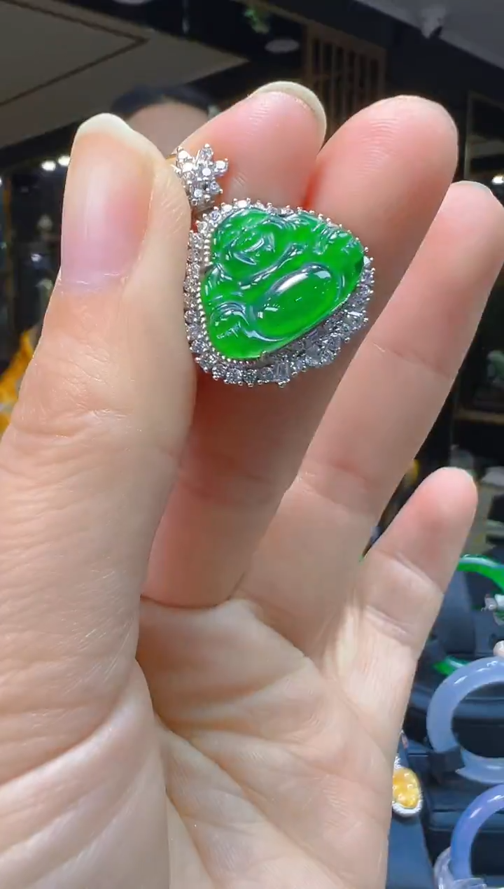 吊坠(赠链)银S925镶嵌翡翠006(多样性发货发其一)