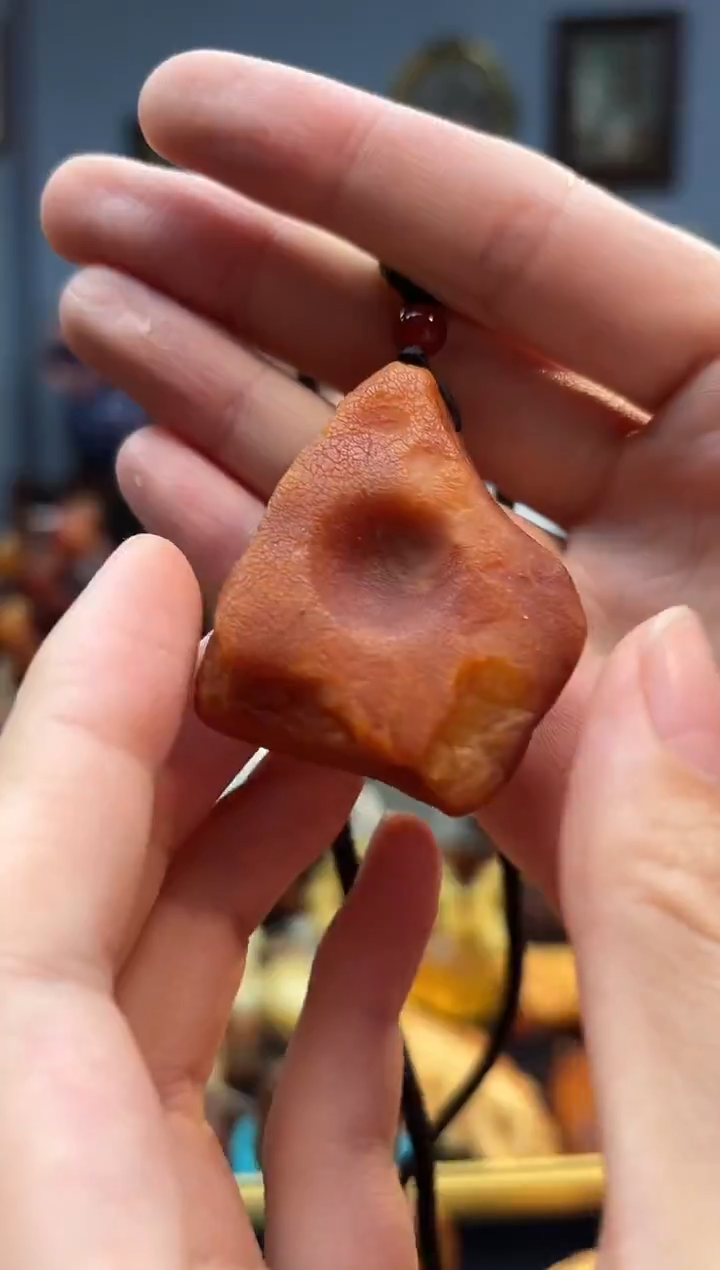 琥珀颈饰未镶嵌吊坠