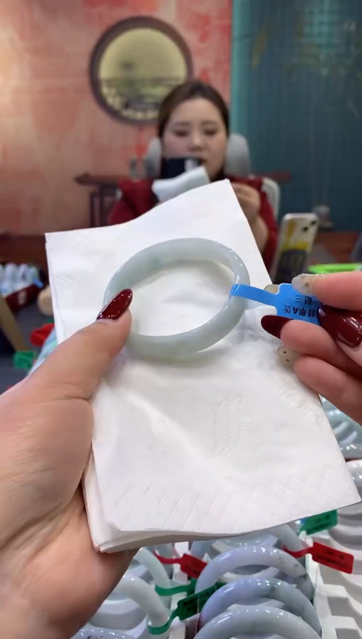 【闪购商品】翡翠手镯未镶嵌多人0019092