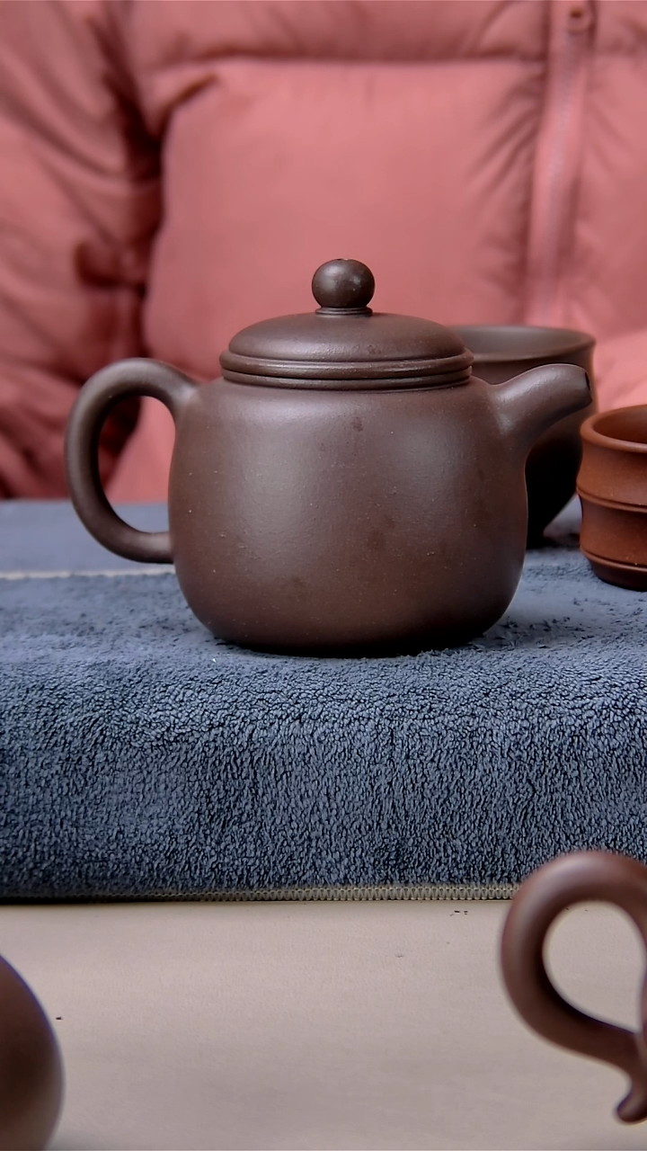 【闪购商品】清水泥茶壶跑准底草清200