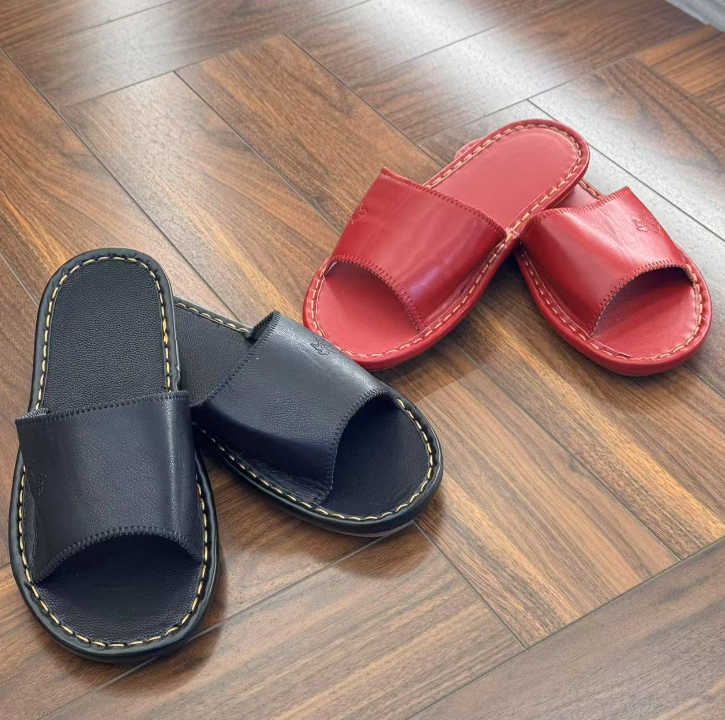 居家拖鞋（随机款式）