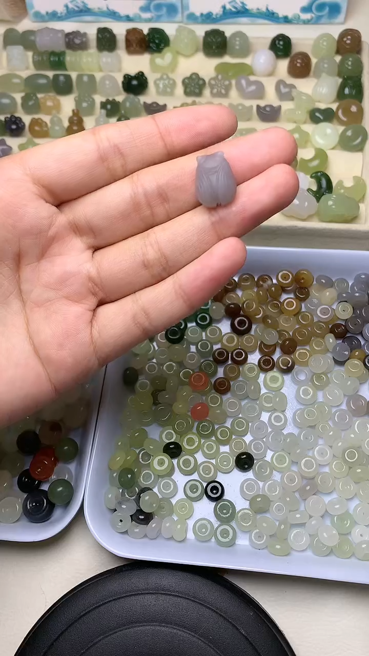 颈饰未镶嵌和田玉复古蝉