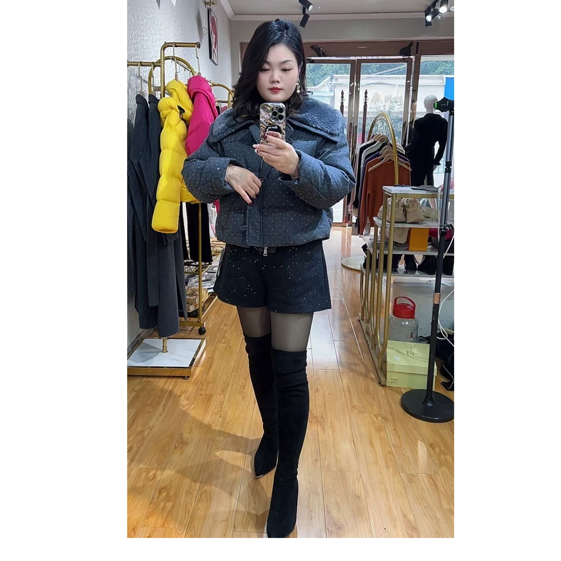 灰色短款外套时尚