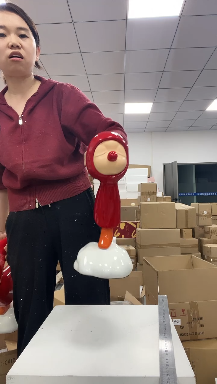 树脂翘鼻小红帽小号