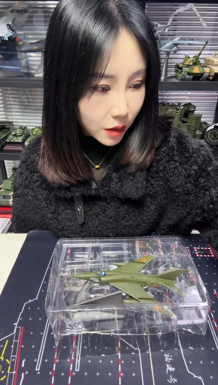 1/72合金飞机模型强五绿