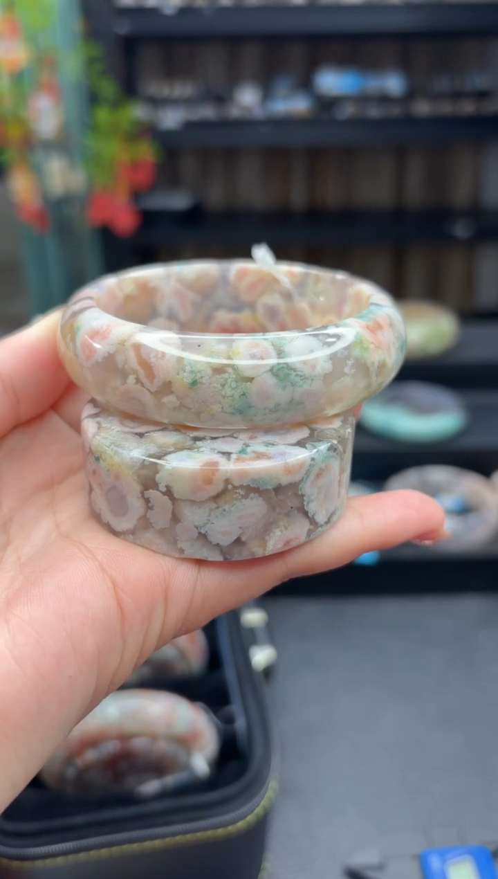 【闪购商品】石英质玉手镯未镶嵌608（58圈赠送镯心）