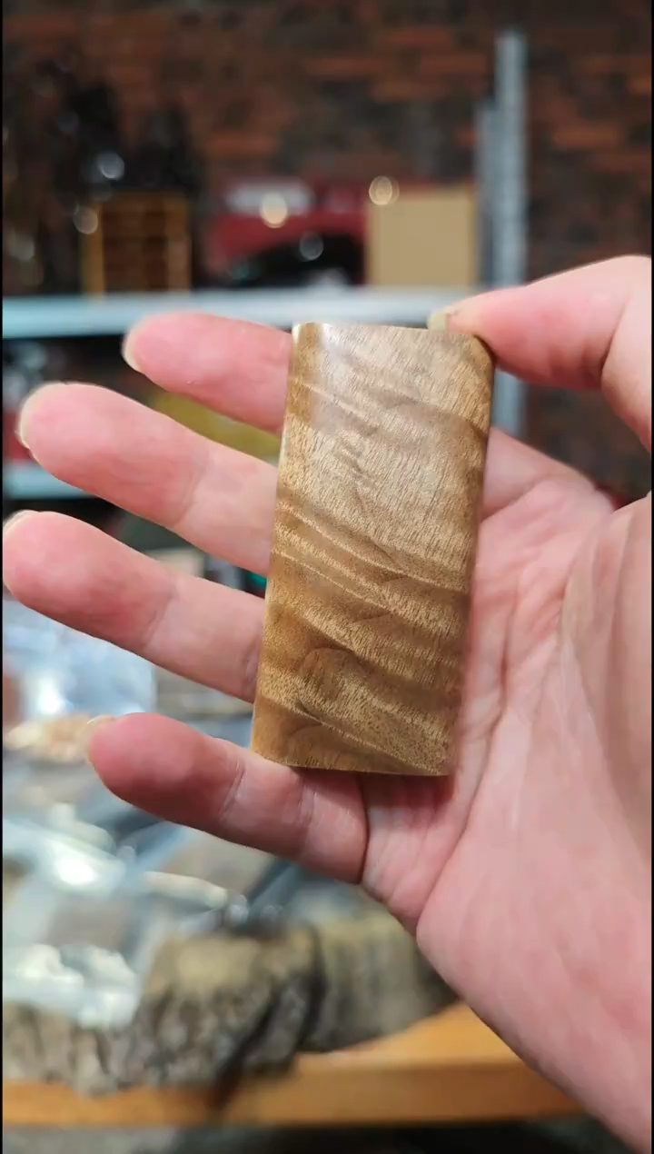 金丝楠无事牌手把件