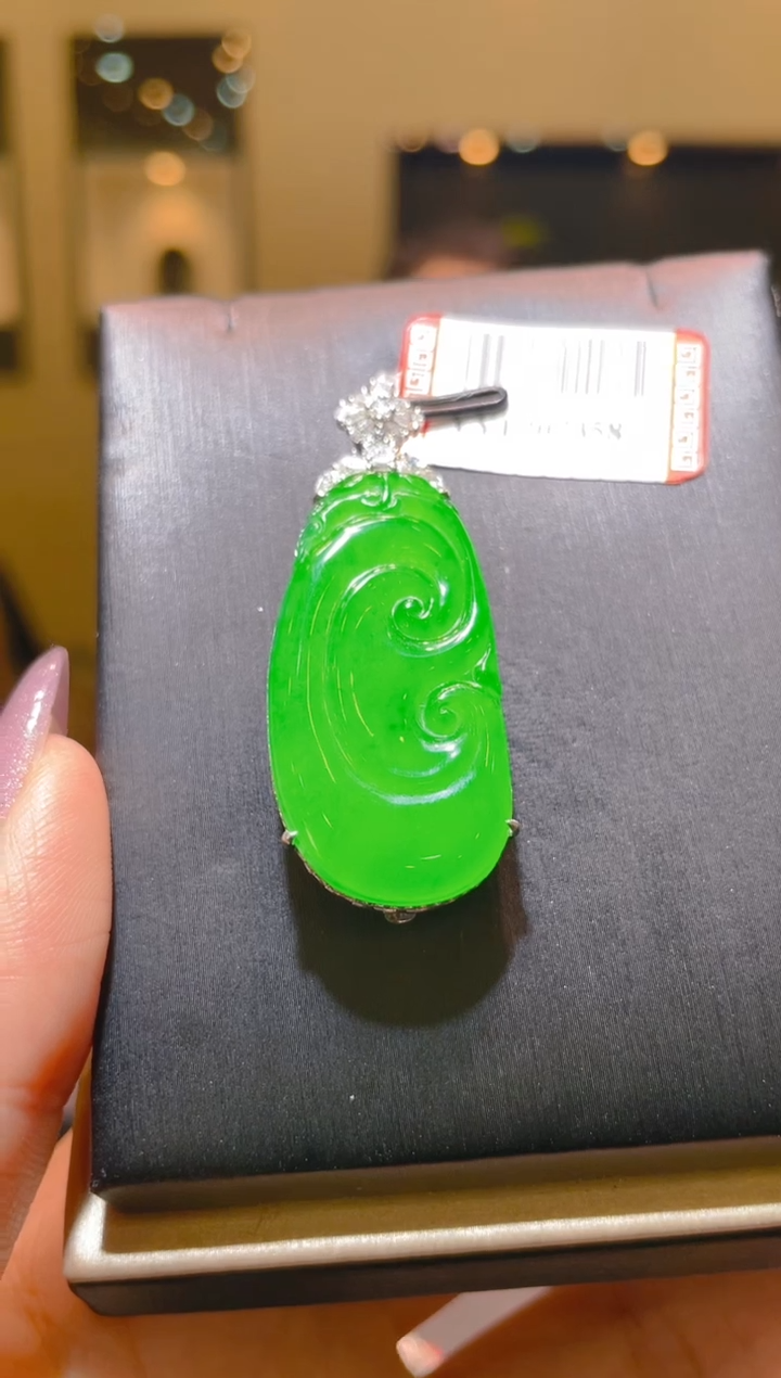 【闪购商品】翡翠18K金镶嵌吊坠(赠链)A64