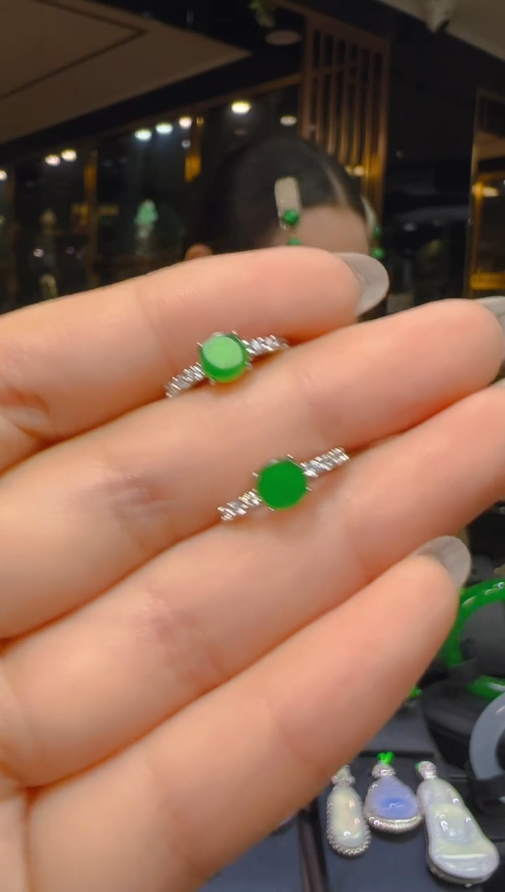 银S925镶嵌翡翠耳饰102(多样性发货发其一)