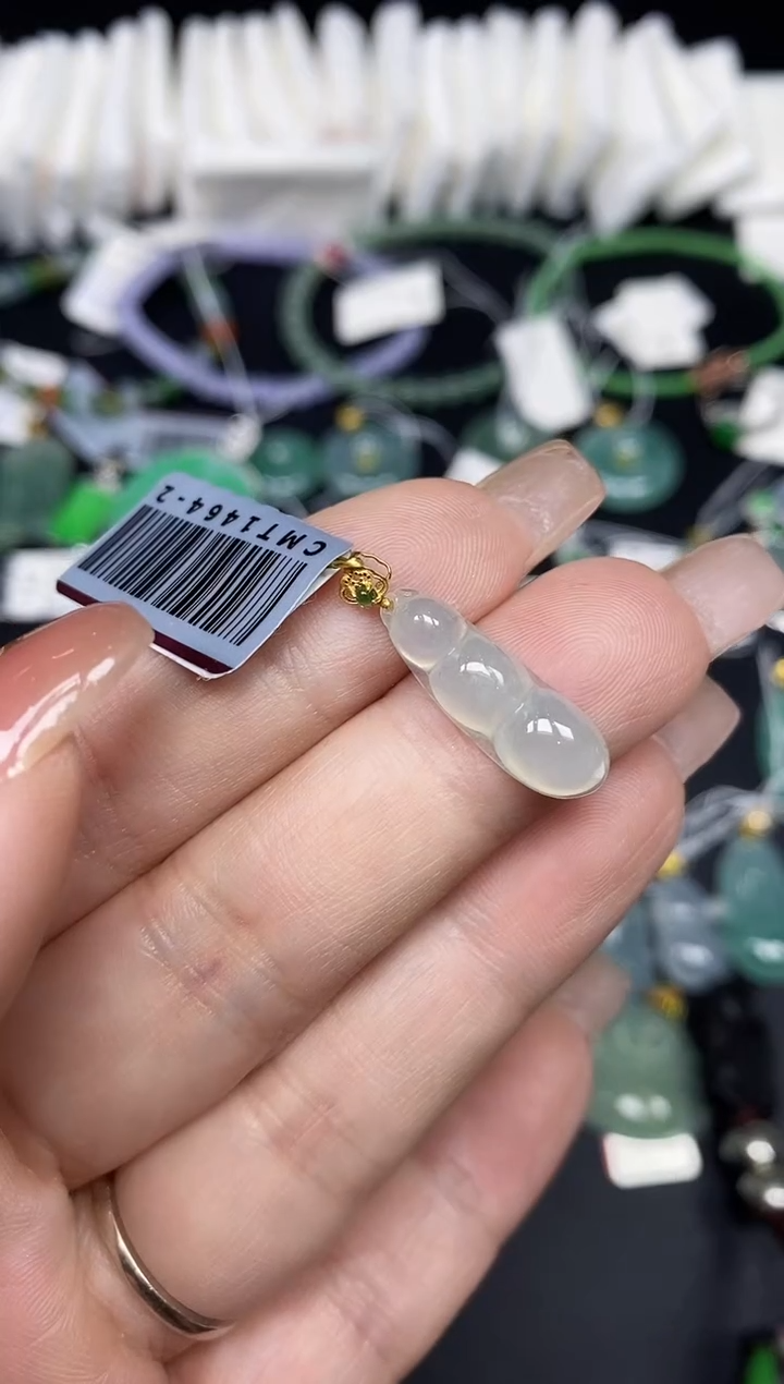 吊坠(不含链)18K金镶嵌翡翠豆子18K金扣镶嵌@@CMT1464-2