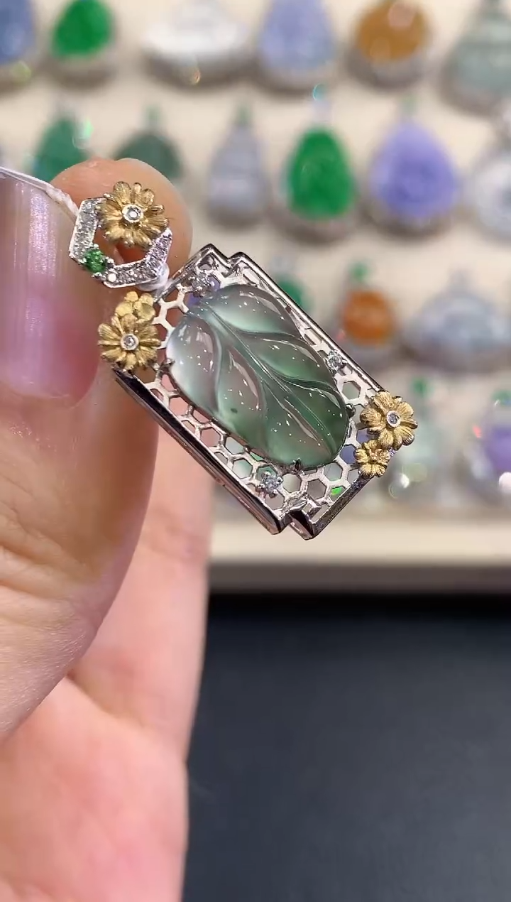 【闪购商品】翡翠吊坠(不含链)18K金镶嵌 C36 