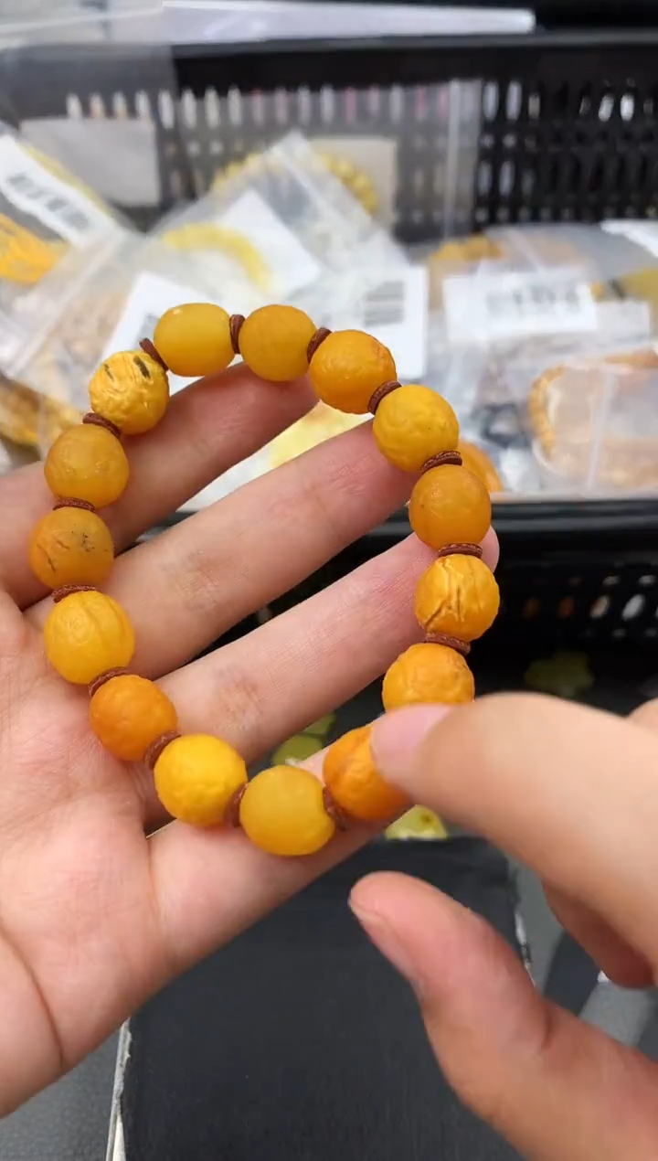 未镶嵌琥珀珠宝奇石196