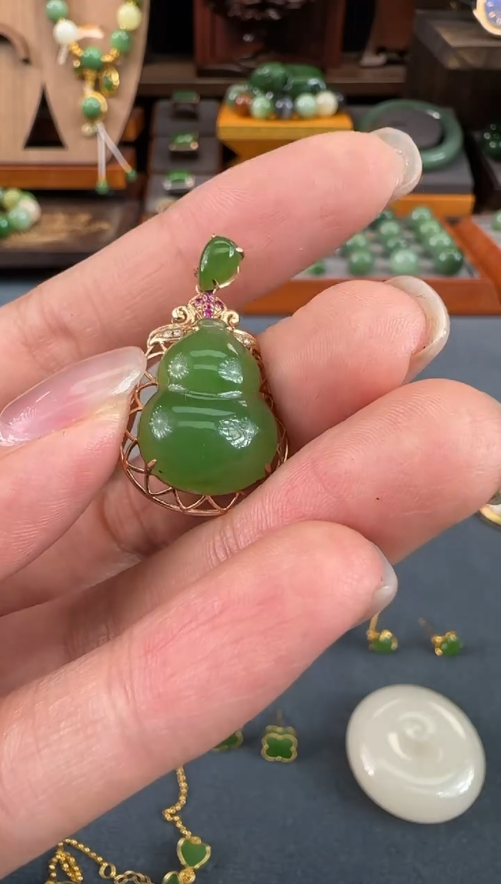 【闪购商品】和田玉吊坠18K金镶嵌1