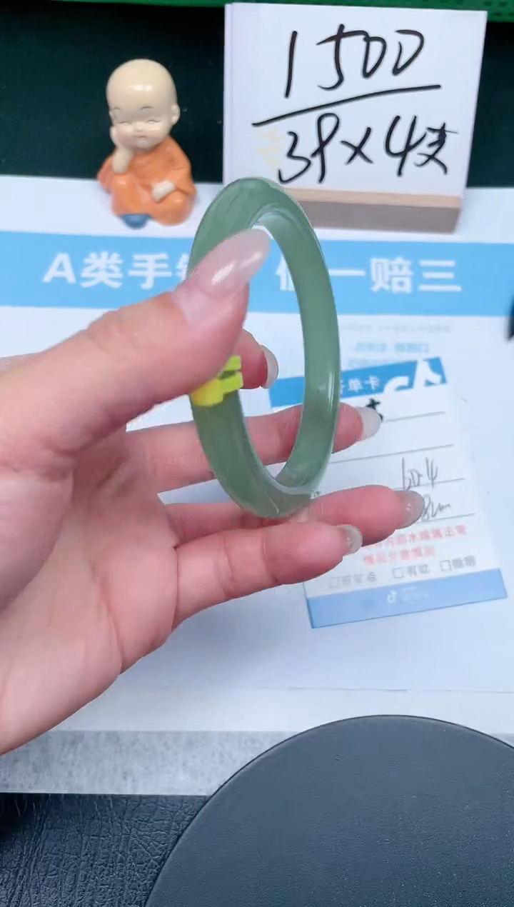 【闪购商品】石英质玉手镯未镶嵌25-60.4