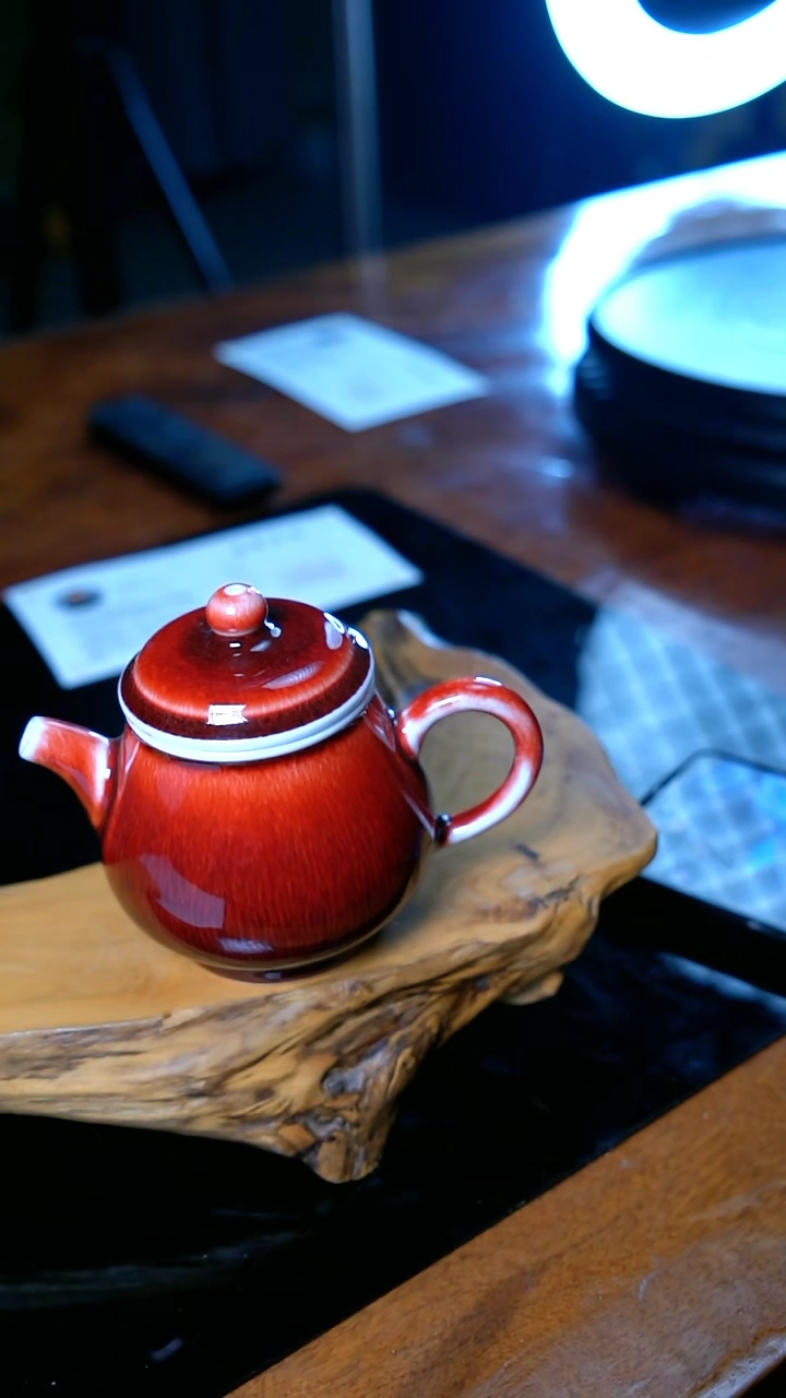 【闪购商品】壶D44【人间瓷画】《余志辉》