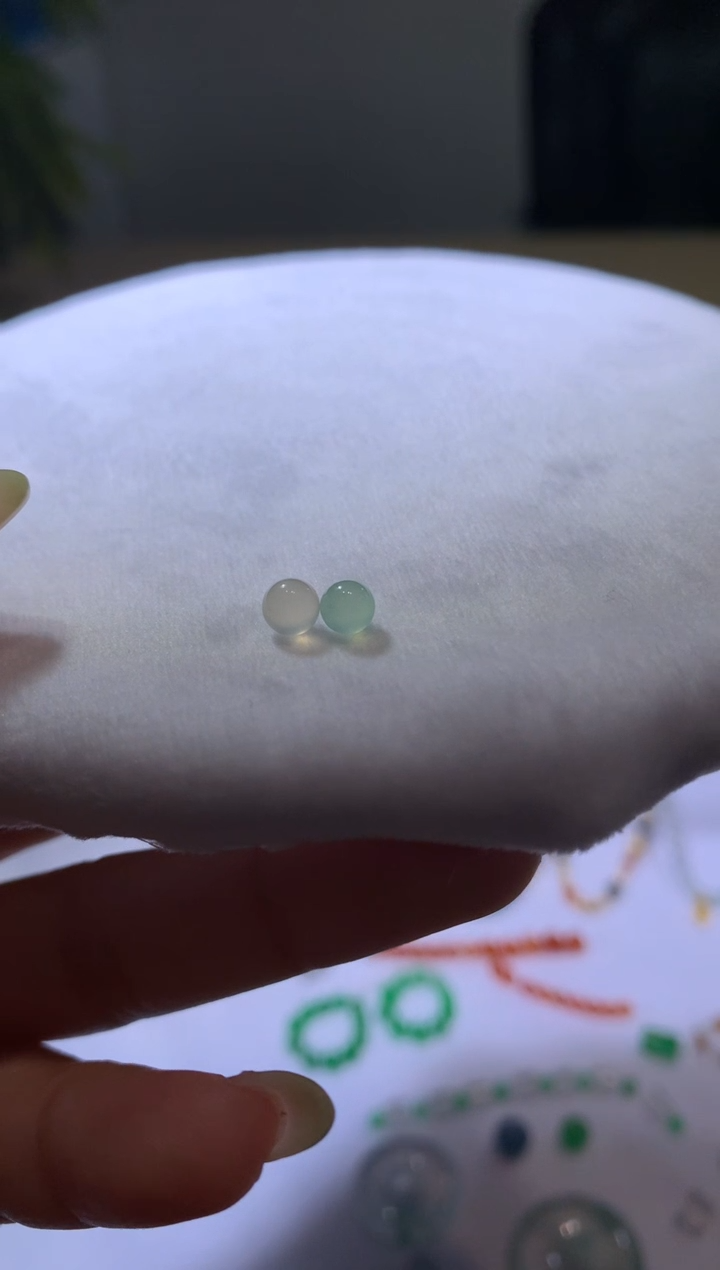 【闪购商品】定制翡翠未镶嵌4.4/4.6珠子160+16