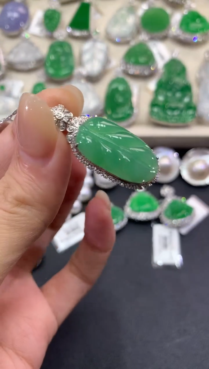 【闪购商品】翡翠吊坠(不含链)18K金镶嵌q2          