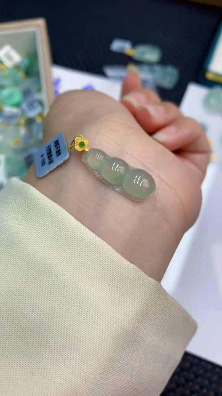【闪购商品】翡翠颈饰18K金镶嵌            8