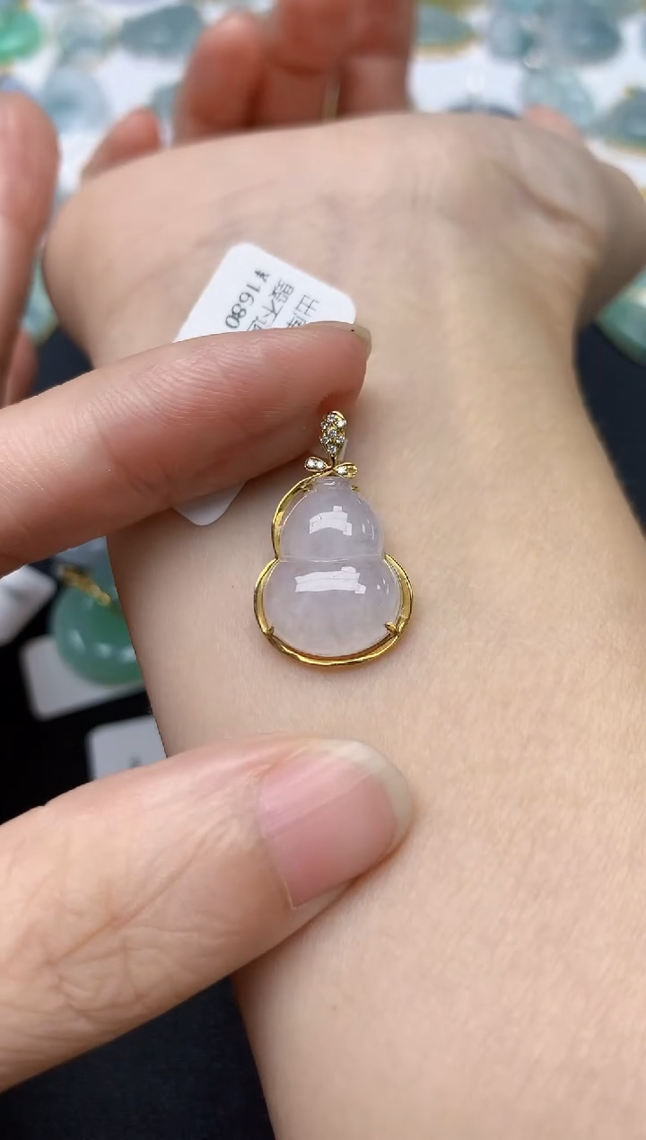 翡翠18K金镶嵌颈饰天然缅甸A货翡翠