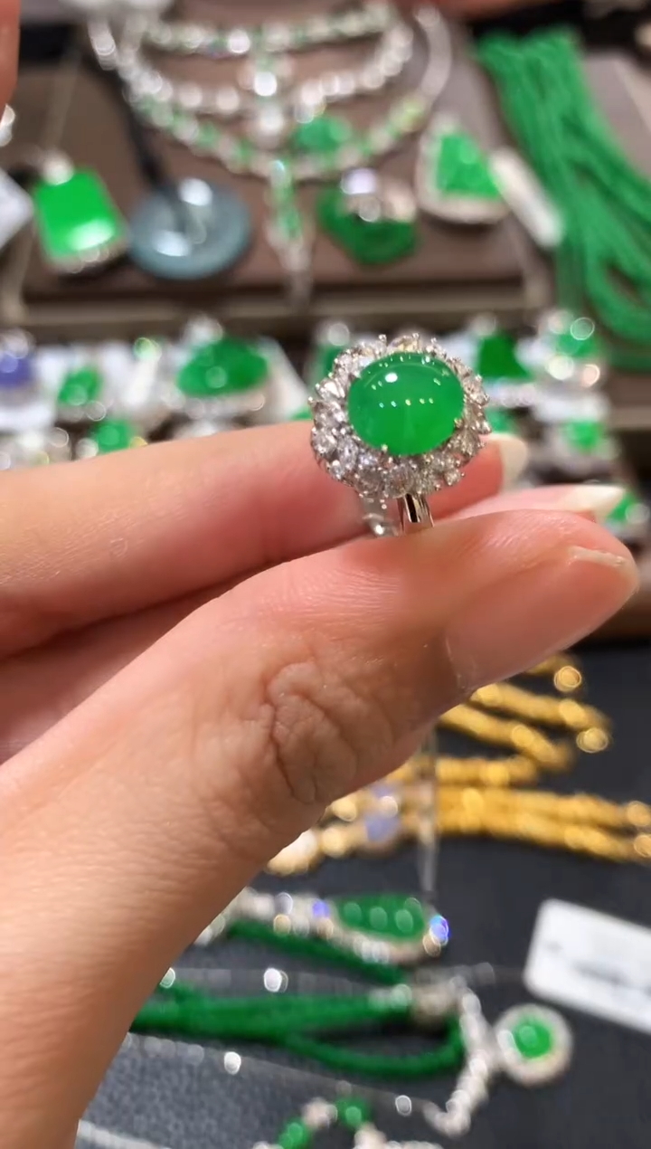 18K金镶嵌戒指翡翠m120  