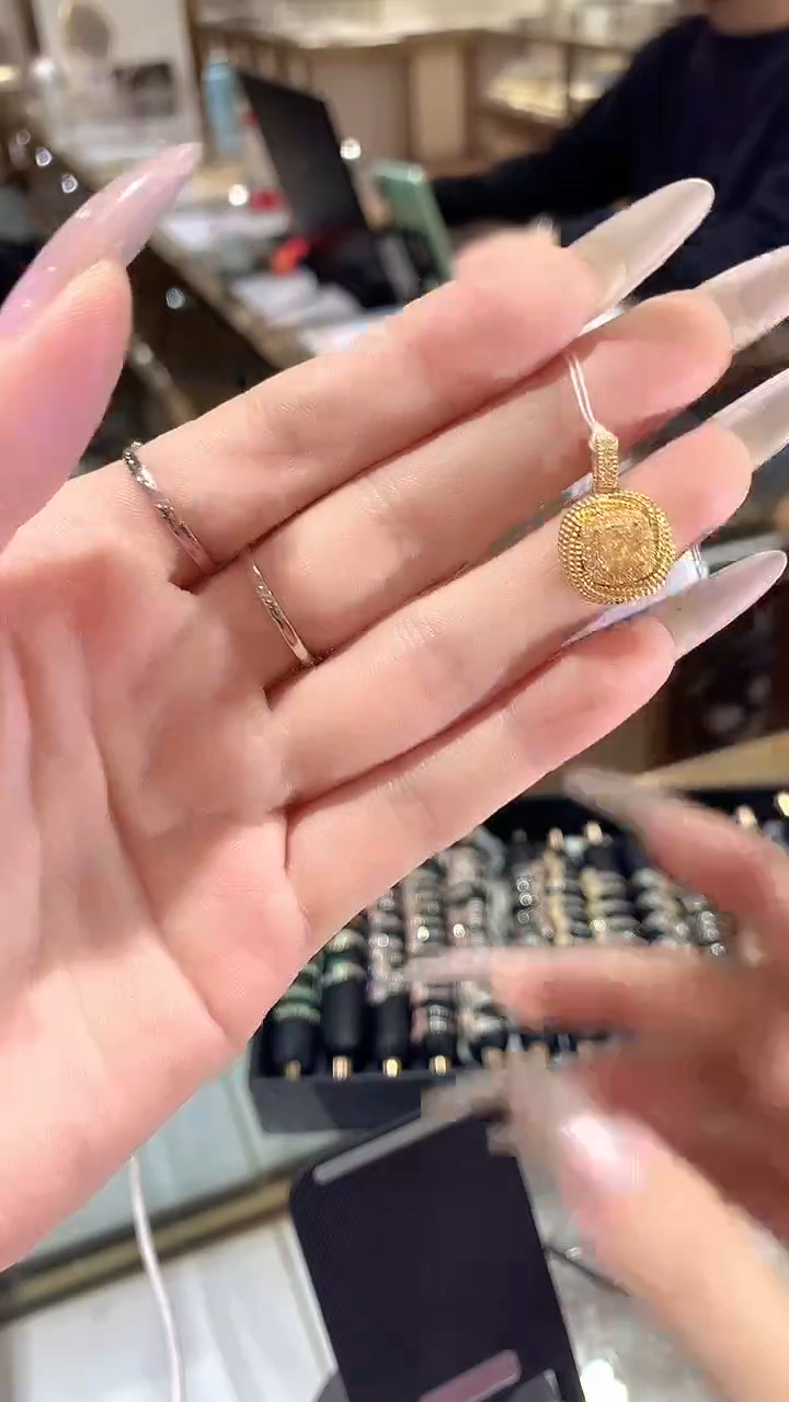 【闪购商品】合成立方氧化锆吊坠(不含链)18K金镶嵌吊坠（不含链）