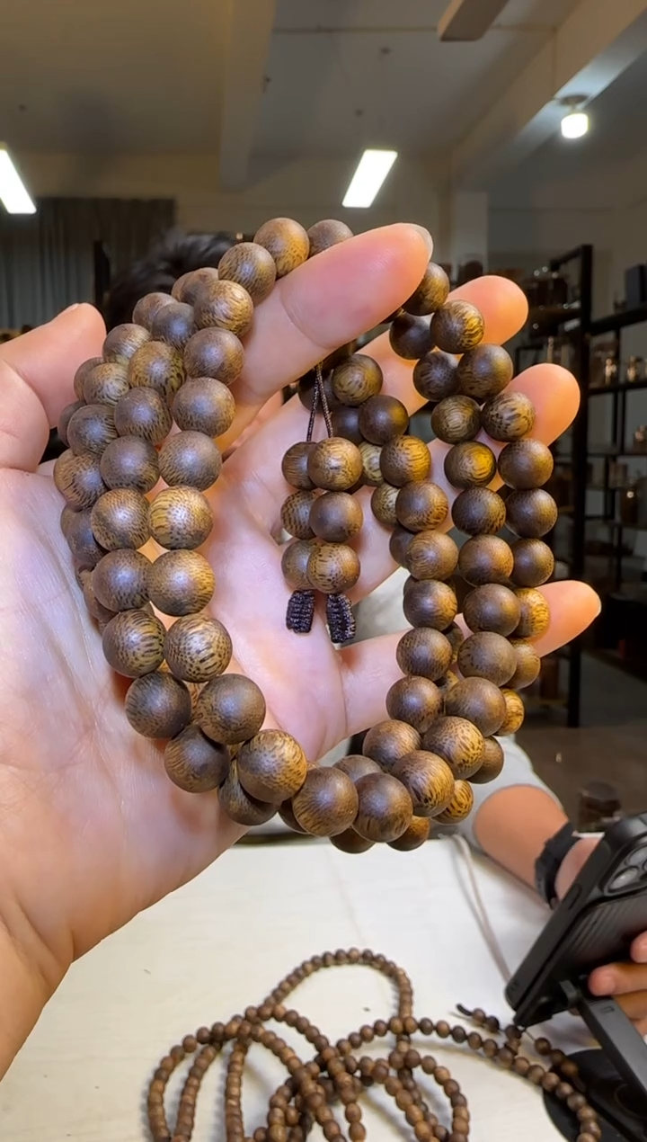 沉香手串99沉海南高山老料紫棋正圆珠9mm108颗多样性发1