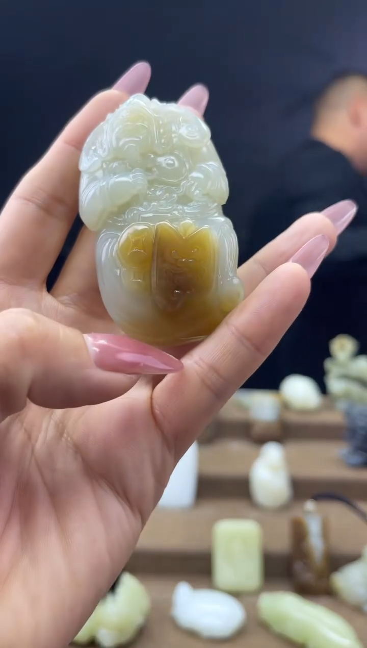 颈饰未镶嵌和田玉1
