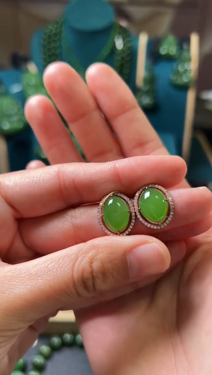 【闪购商品】和田玉（碧玉）耳钉银S925镶嵌碧玉