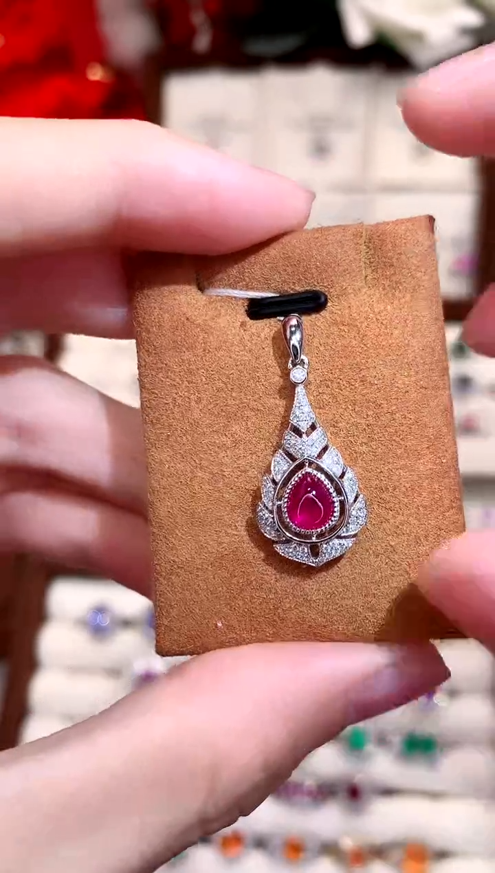 【闪购商品】红宝石吊坠18K金镶嵌0.91ct/天然宝石/七天无理由