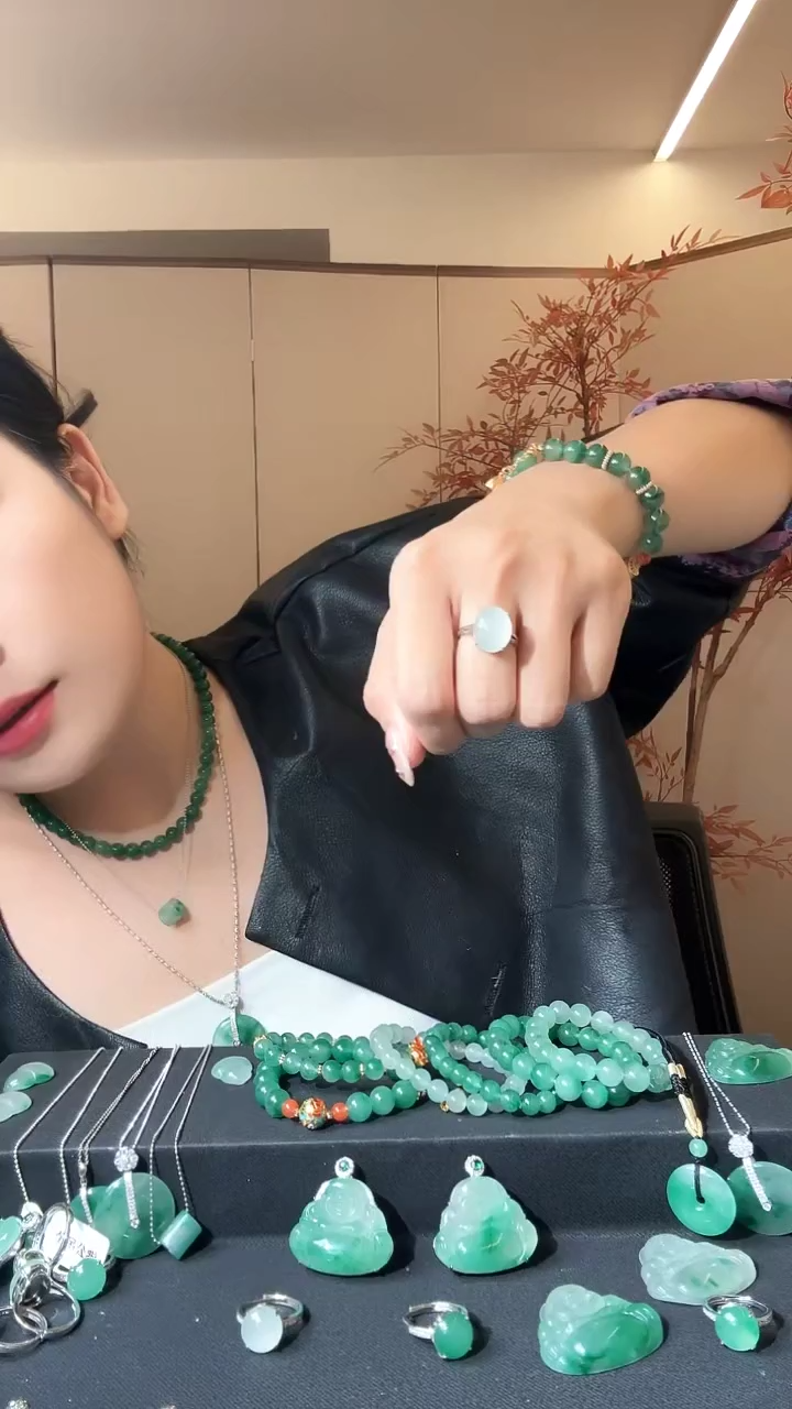 未镶嵌石英质玉（非洲翠）戒指非洲翠戒指（拍一发其一）