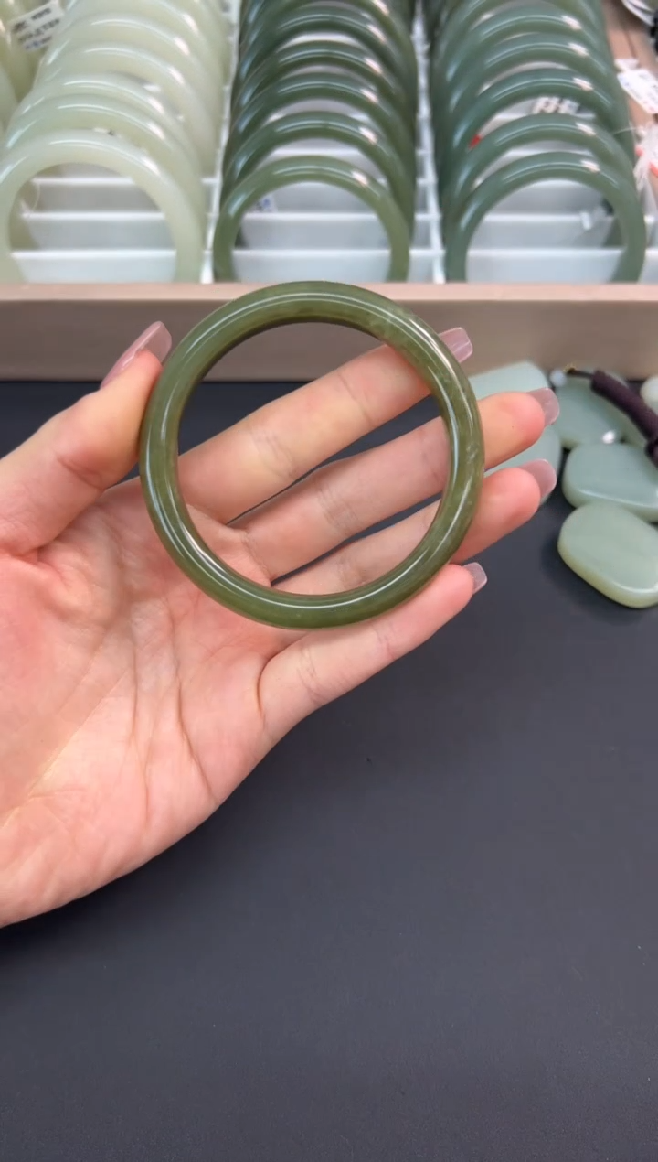 【闪购商品】和田玉手镯未镶嵌6