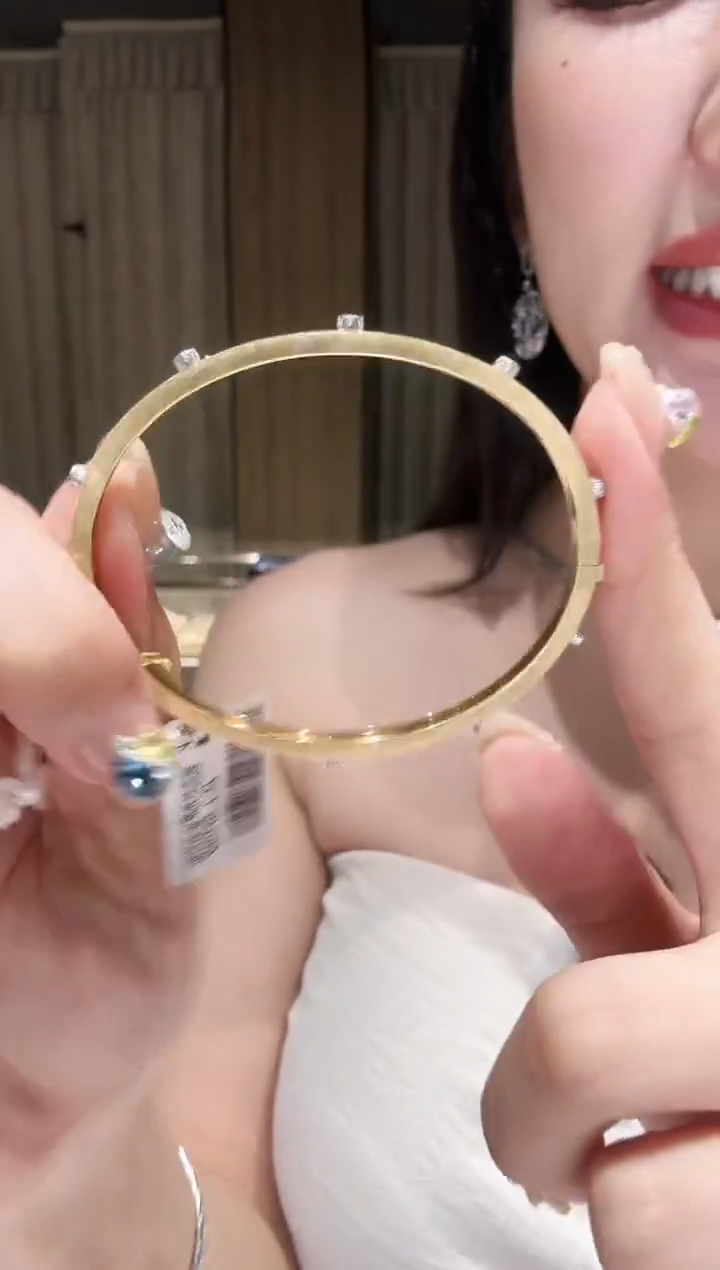 18K金镶嵌手镯钻石AY0140-Y-17 拉丝手镯