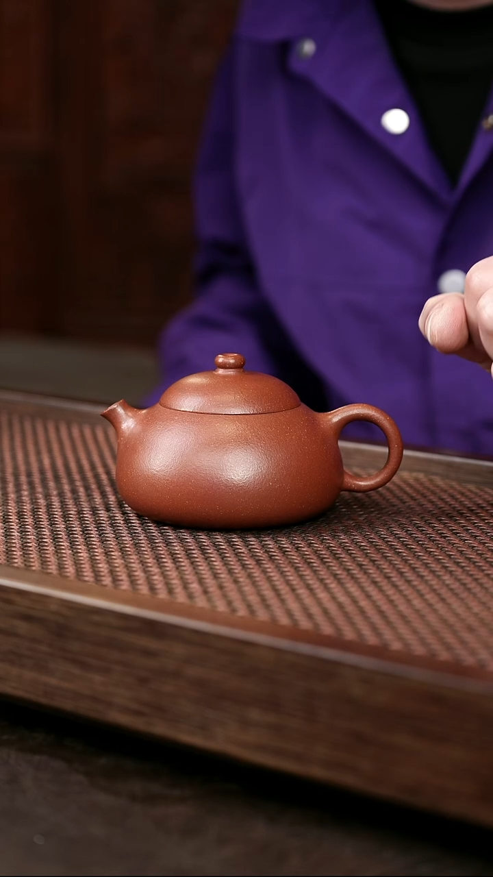 茶壶紫砂红降坡鱼跃