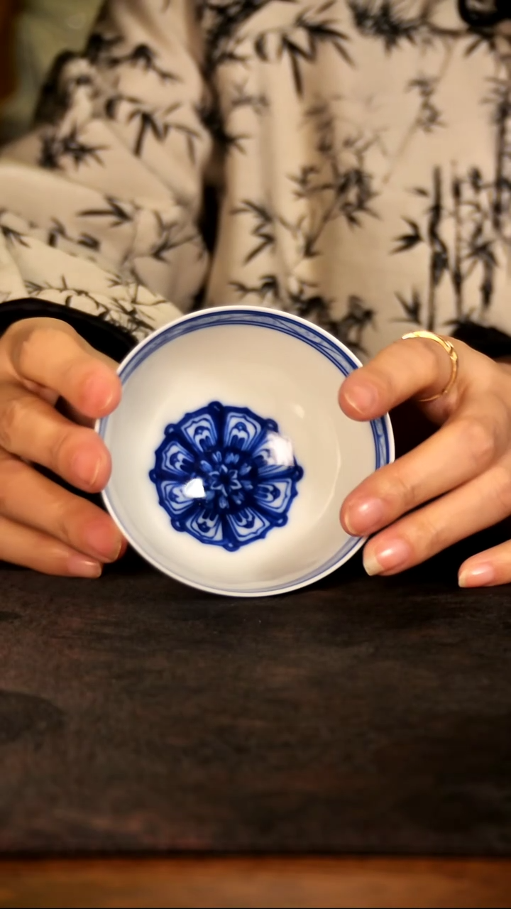 红丰窑青花宝相鸡心杯lxt